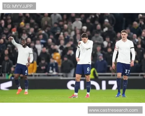 足总杯激战拜仁险胜热刺神扑瞬间引发争议判罚全场沸腾