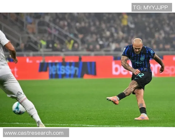 世界杯激战：AC米兰逆转国米红牌争议引发全场热议