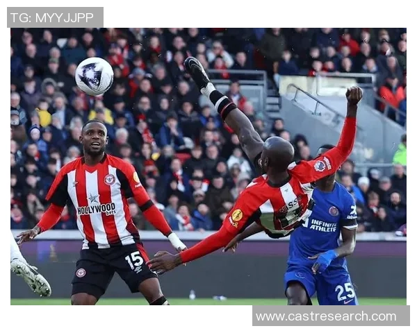 欧冠大战：利物浦逆转切尔西补时进球引发全场热议与争议判罚