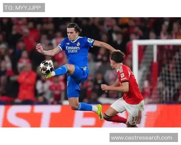 西甲热刺逆转本菲卡红牌争议引发全场热议与激烈讨论