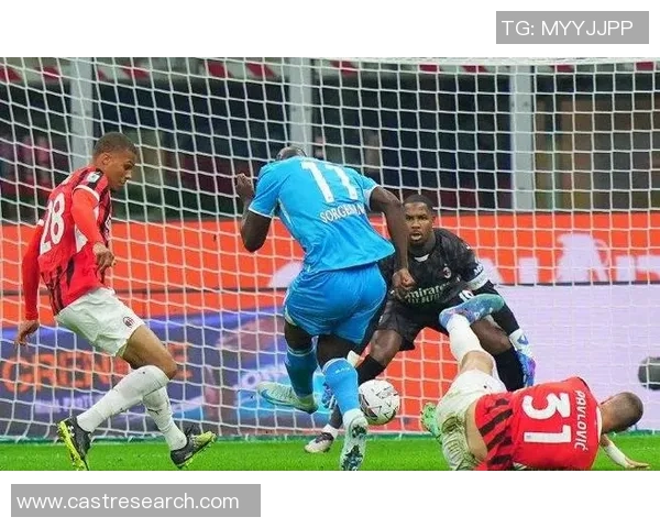 世界杯激战：AC米兰逆转国米红牌争议引发全场热议